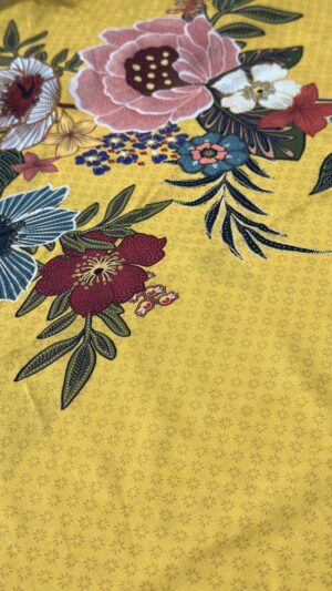Tecido Viscose Estampado Floral Fundo Amarelo de 50cm x 1,50m